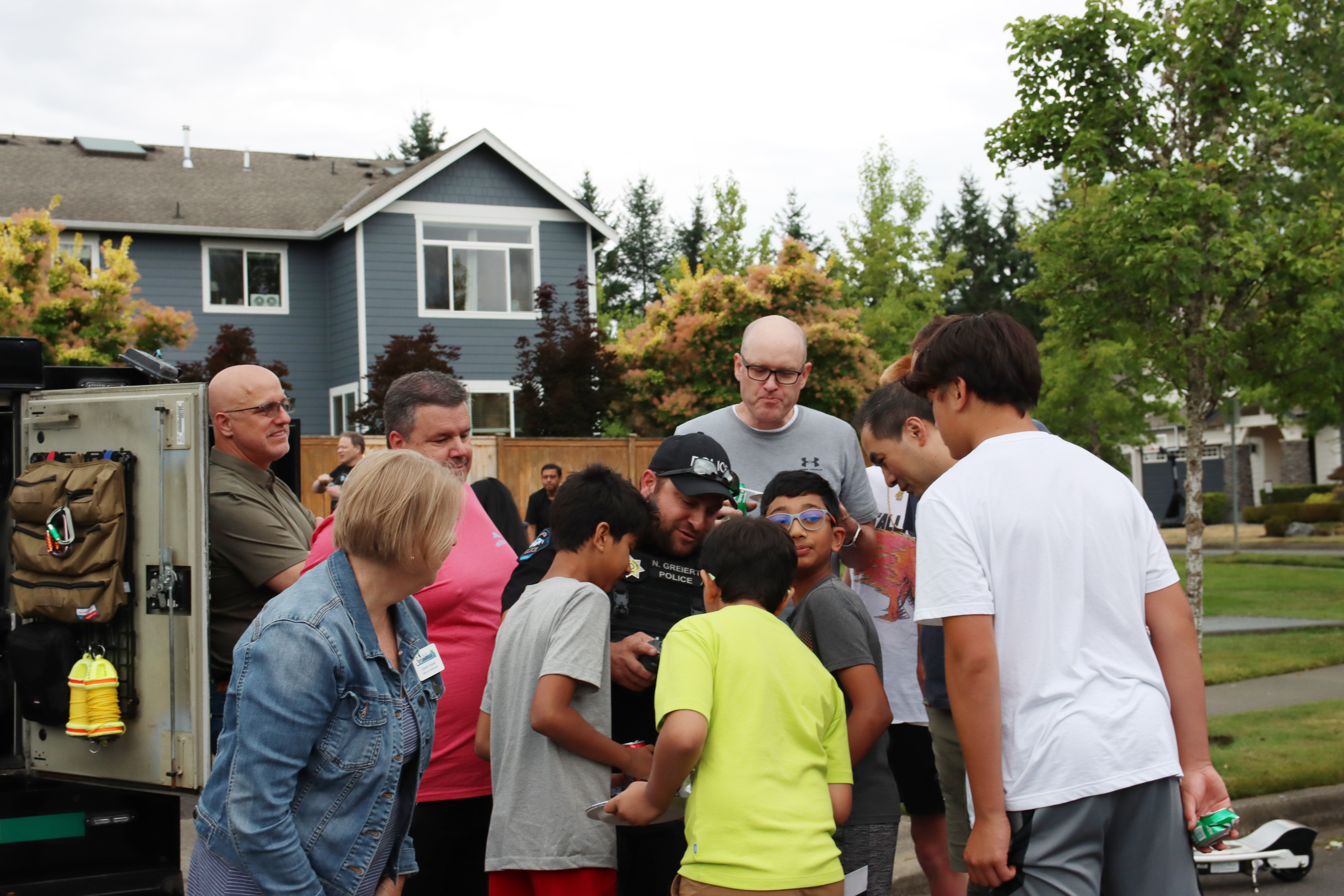 Neighborhood visit with Officer Greier, Sammamish Councilmembers Howe, and Treen